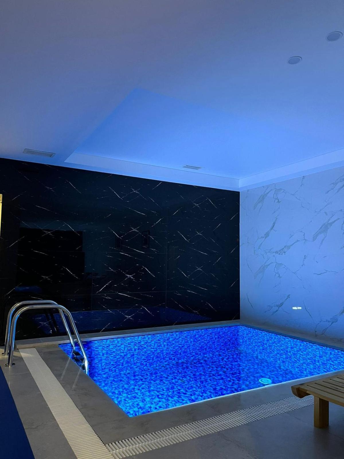 Resident Hotel Kazybek Bi Alma-Ata Exteriör bild