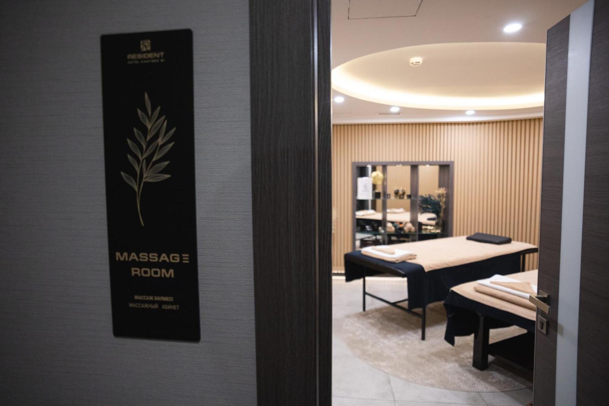 Resident Hotel Kazybek Bi Alma-Ata Exteriör bild