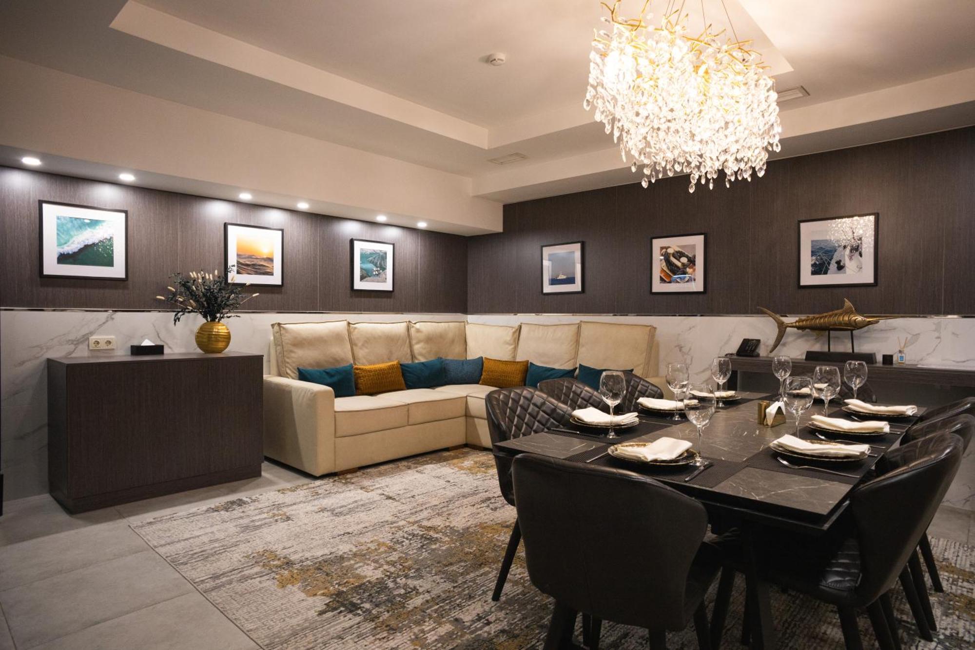 Resident Hotel Kazybek Bi Alma-Ata Exteriör bild
