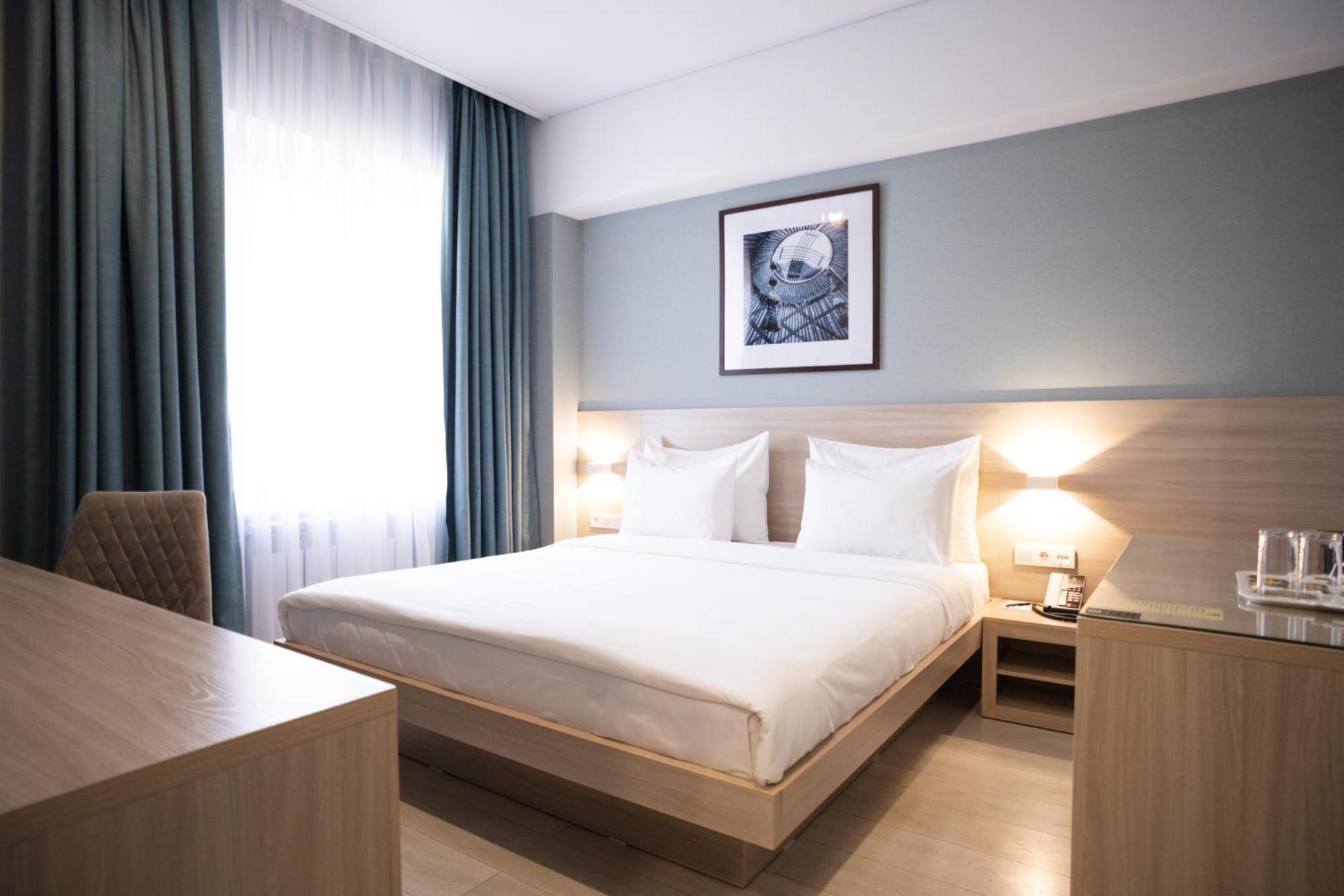Resident Hotel Kazybek Bi Alma-Ata Exteriör bild